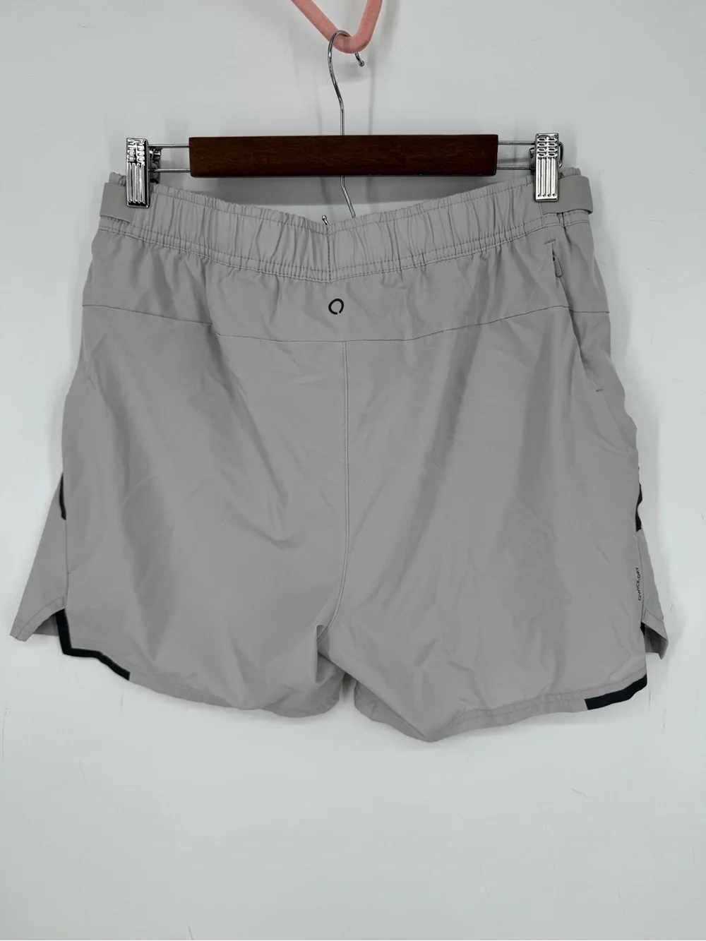 Skora Light Gray Men’s Quick Dry Athletic Running Gym Active Shorts Size Medium